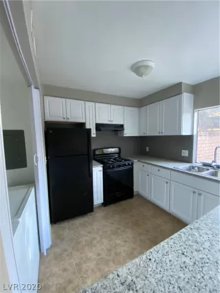 Photo #5: 2247449 Listing 