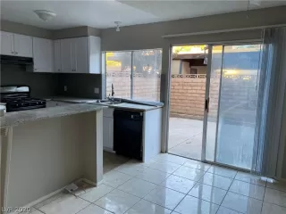 Photo #6: 2247449 Listing 