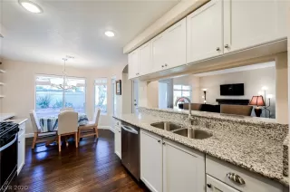 Photo #5: 2247458 Listing