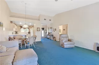 Photo #5: 2247464 Listing