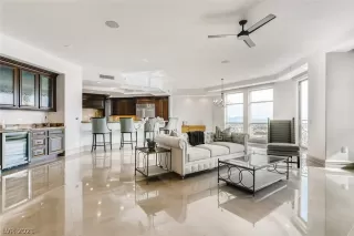 Photo #3: 2247470 Listing