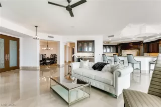 Photo #4: 2247470 Listing