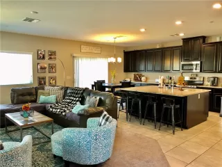 Photo #4: 2247479 Listing