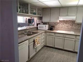 Photo #2: 2247571 Listing