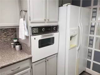 Photo #4: 2247571 Listing