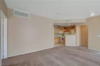 Photo #5: 2247573 Listing