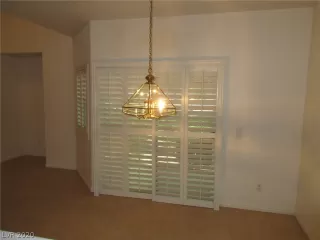 Photo #6: 2247636 Listing