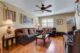 Photo #5: 2247652 Listing