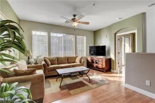 Photo #4: 2247666 Listing 