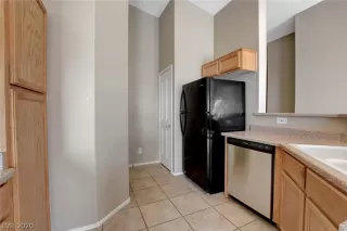 Photo #4: 2247718 Listing