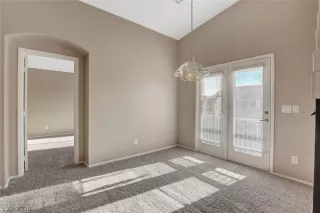 Photo #6: 2247718 Listing