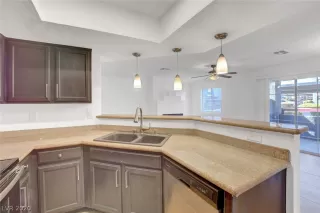 Photo #3: 2247753 Listing