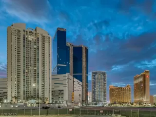 Photo #2: 2247836 Listing