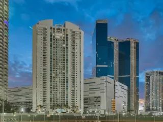 Photo #3: 2247836 Listing