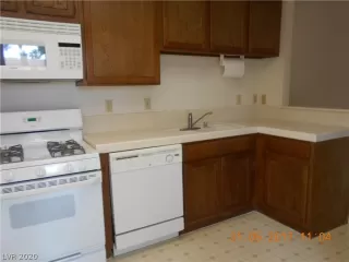 Photo #5: 2247838 Listing 