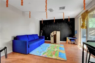 Photo #4: 2247854 Listing