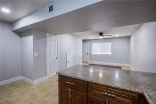 Photo #1: 2247887 Listing 