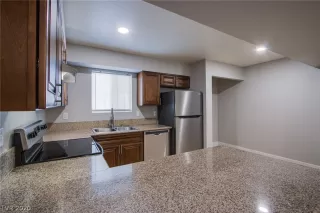 Photo #2: 2247887 Listing 