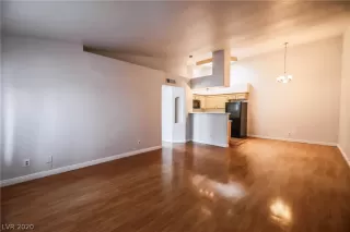 Photo #4: 2247898 Listing