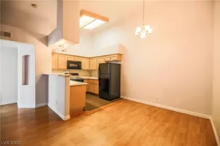 Photo #6: 2247898 Listing