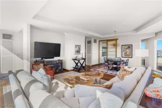 Photo #3: 2247910 Listing 