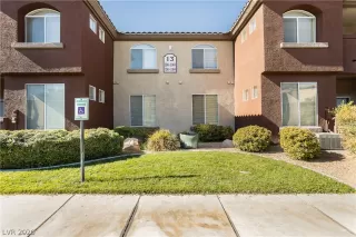 Photo #1: 2247933 Listing