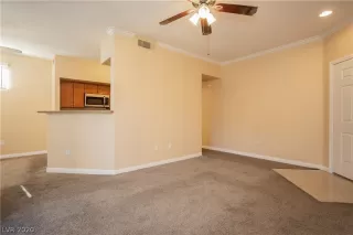 Photo #5: 2247933 Listing
