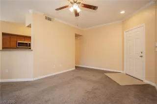 Photo #6: 2247933 Listing