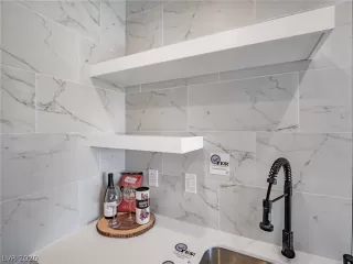 Photo #1: 2247942 Listing