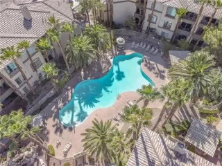 Photo #4: 2247942 Listing