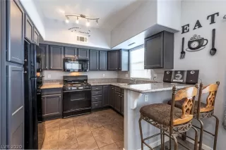 Photo #3: 2247952 Listing