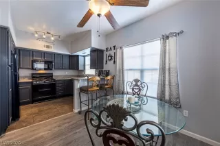 Photo #4: 2247952 Listing