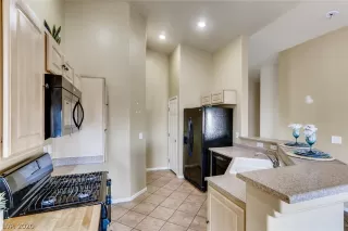 Photo #3: 2247965 Listing