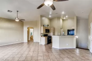 Photo #5: 2247965 Listing