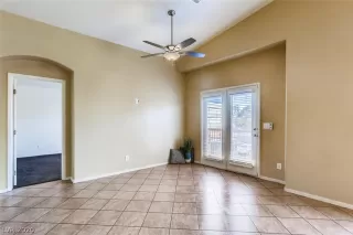 Photo #6: 2247965 Listing