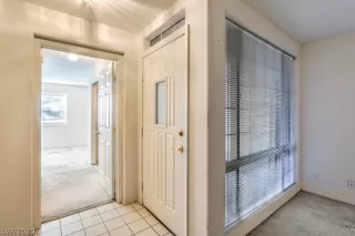 Photo #3: 2247981 Listing