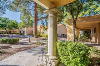 Photo #2: 2247987 Listing