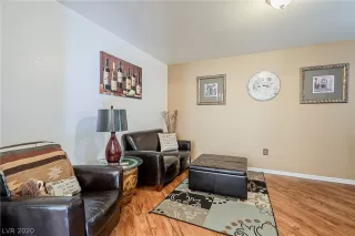 Photo #3: 2247987 Listing