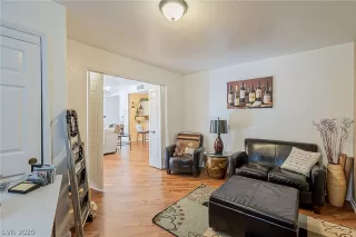 Photo #4: 2247987 Listing