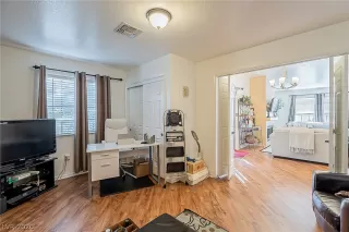 Photo #5: 2247987 Listing