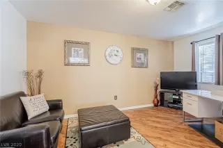 Photo #6: 2247987 Listing