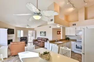 Photo #3: 2248016 Listing