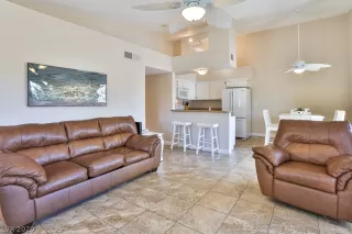 Photo #4: 2248016 Listing