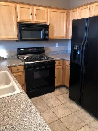 Photo #4: 2248025 Listing 
