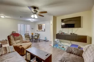 Photo #5: 2248058 Listing