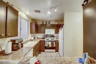 Photo #6: 2248058 Listing