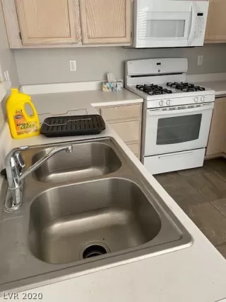 Photo #3: 2248067 Listing 