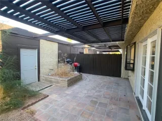 Photo #2: 2248086 Listing 