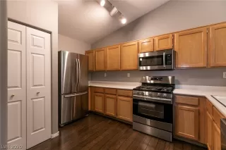 Photo #5: 2248272 Listing