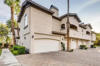 Photo #1: 2248276 Listing